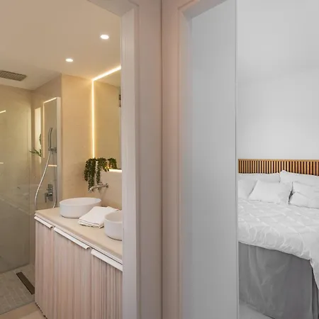 Elegant 3-bedroom With Incredible Sea Views * エステポナ