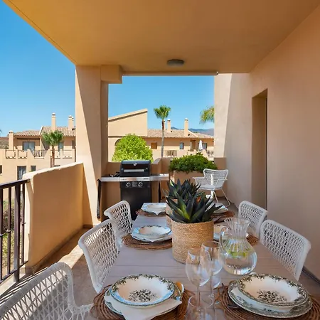 Apartment Elegant 3-bedroom With Incredible Sea Views *