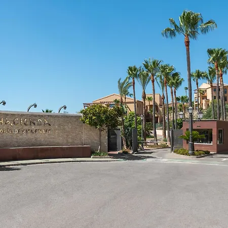 Elegant 3-bedroom With Incredible Sea Views