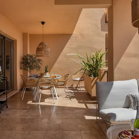 Elegant 3-bedroom With Incredible Sea Views アパート *