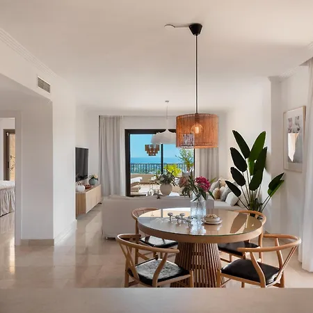 Apartment Elegant 3-bedroom With Incredible Sea Views *