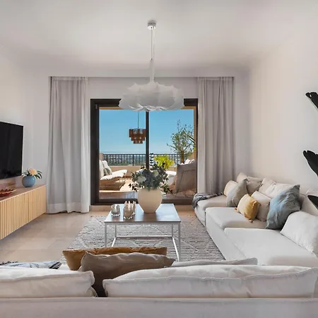 Elegant 3-bedroom With Incredible Sea Views Apartment Estepona